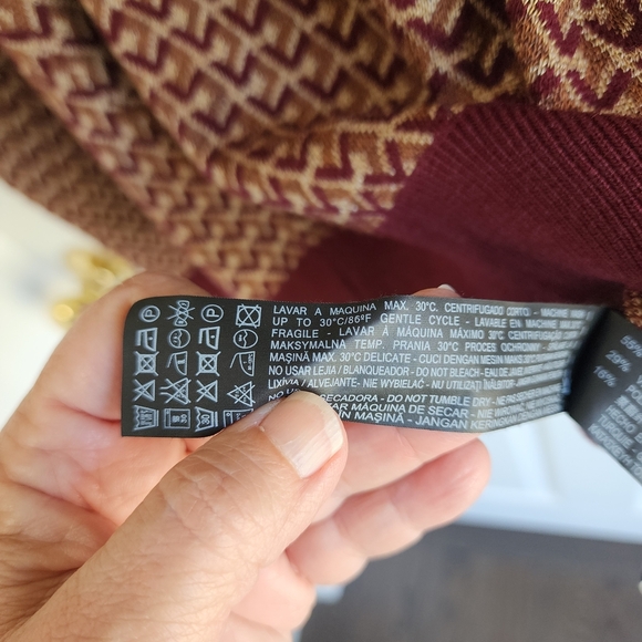 Zara Burgundy and Cream V-Neck Sweater - Picture 7 of 8